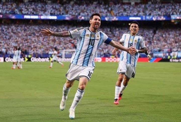 Argentina defeat Algeria 3-0