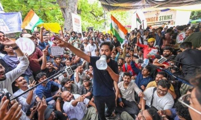 Police Stop Protesters During India Parliament March