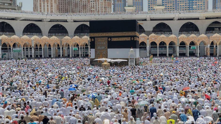 Saudi Arabia increases number of its citizens performing Umrah