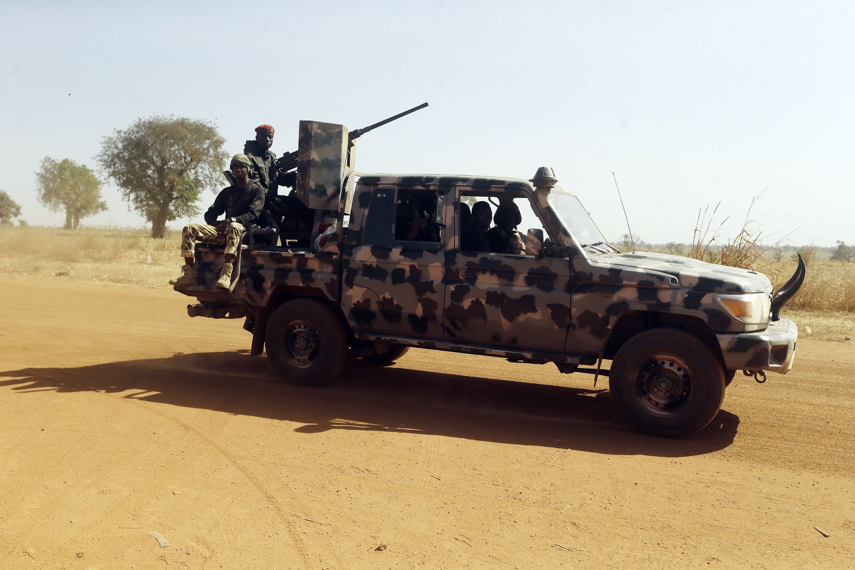 Nigeria attacks leave 200 dead, thousands displaced