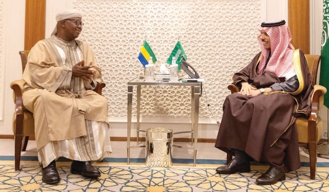 Saudi FM meets Gabonese counterpart in Riyadh